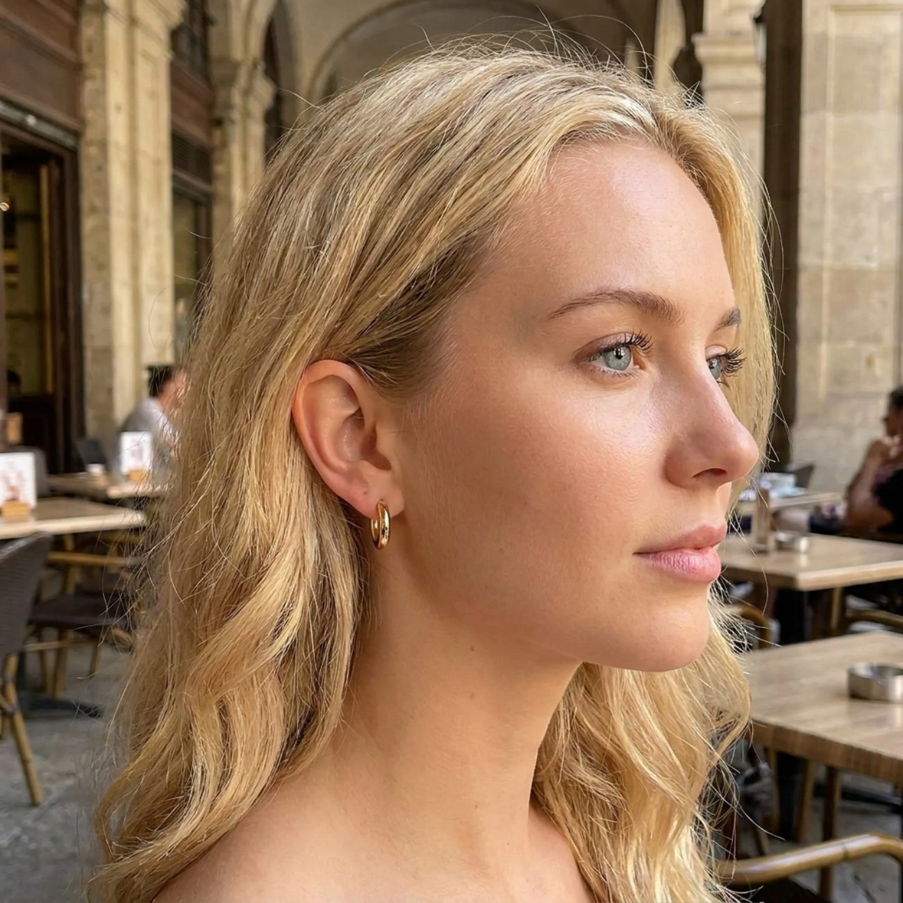 Alessia Bold Round Hoops
