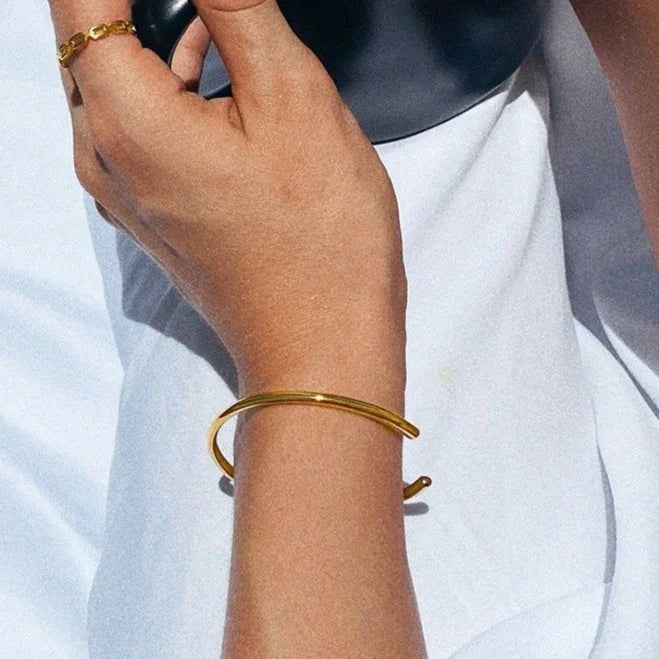 Avalynn Gold Bangle