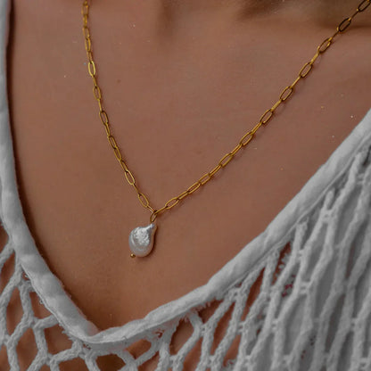 Ada Pearl Necklace