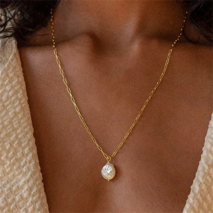 Ada Pearl Necklace
