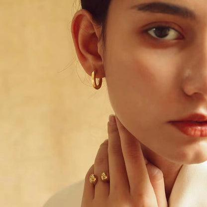 Alessia Bold Round Hoops
