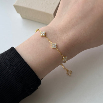 Clover Collection | Crystal Bracelet with Adjustable Length & Hypoallergenic Design | Elegant Jewelry for Everyday Wear 0