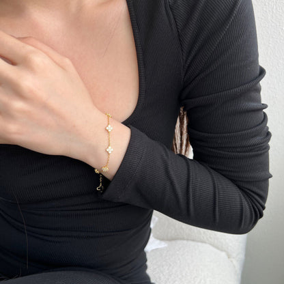 Clover Collection | Crystal Bracelet with Adjustable Length & Hypoallergenic Design | Elegant Jewelry for Everyday Wear 3
