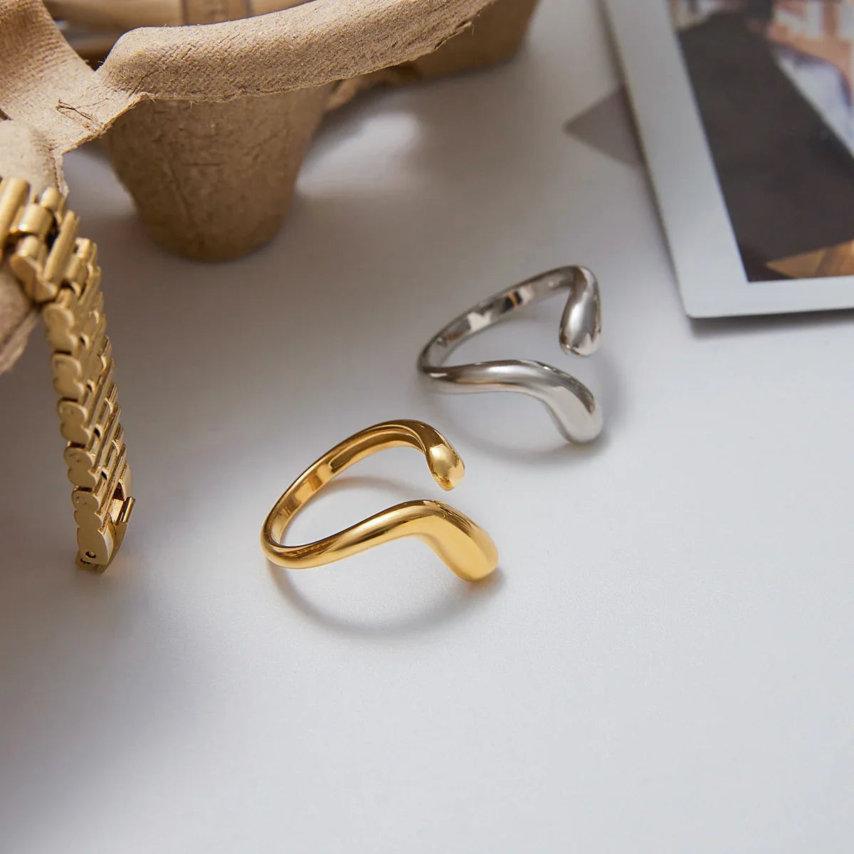 Anna Twisted Band Ring