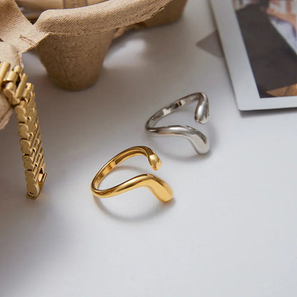 Anna Twisted Band Ring