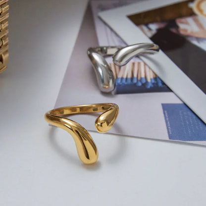 Anna Twisted Band Ring