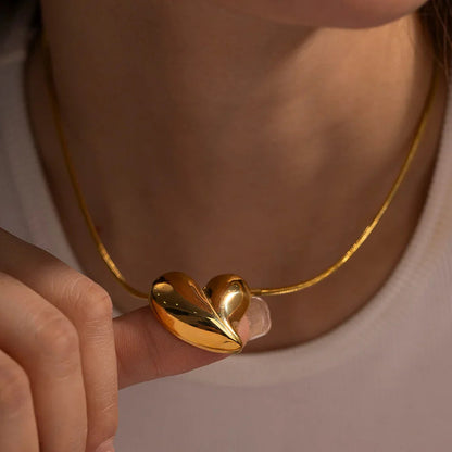Elina Heart Necklace