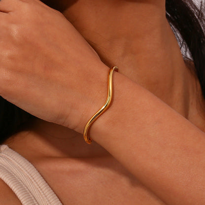 Gloria Gold Bangle