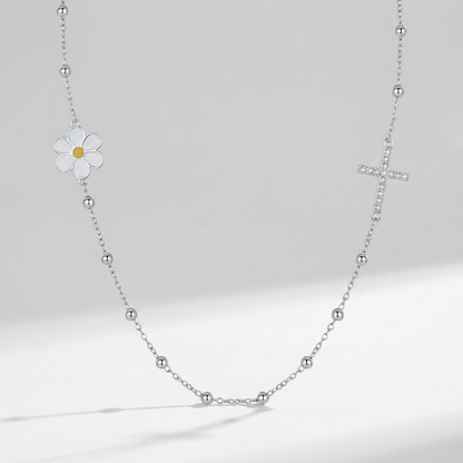Elegant Silver Necklace with Sparkling Crystals for Timeless Style 2