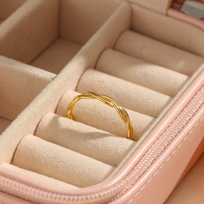 Elegant Twisted Gold Ring for Women – 18k Gold-Plated Stainless Steel, Hypoallergenic, Lightweight Design 5