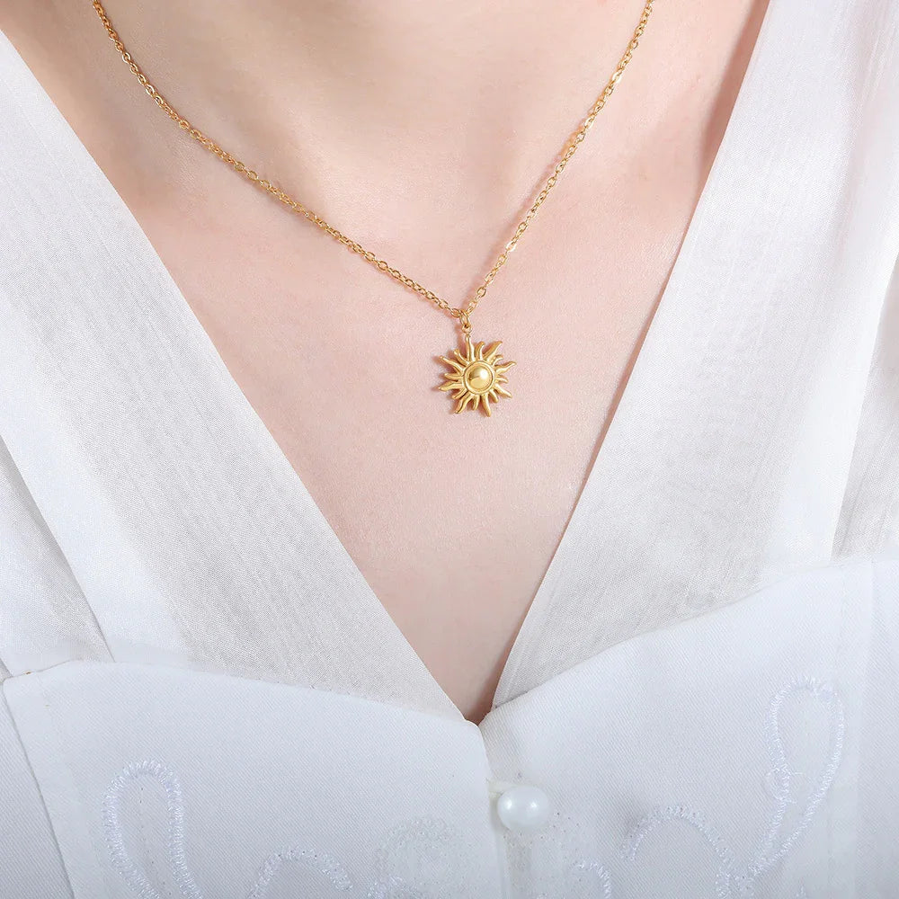 Jolie Sun Necklace