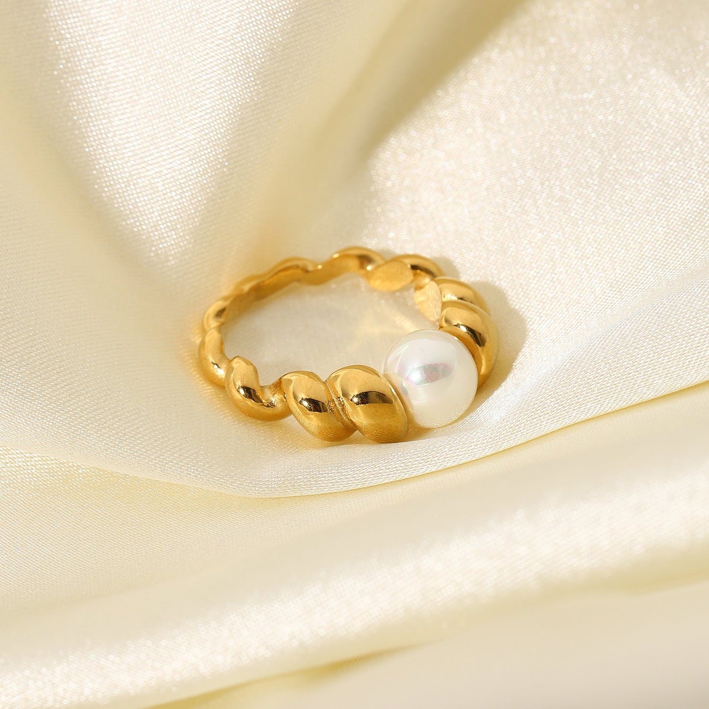 Freshwater Pearl Ring with Textured 18k Gold Band – Hypoallergenic and Water Resistant 4