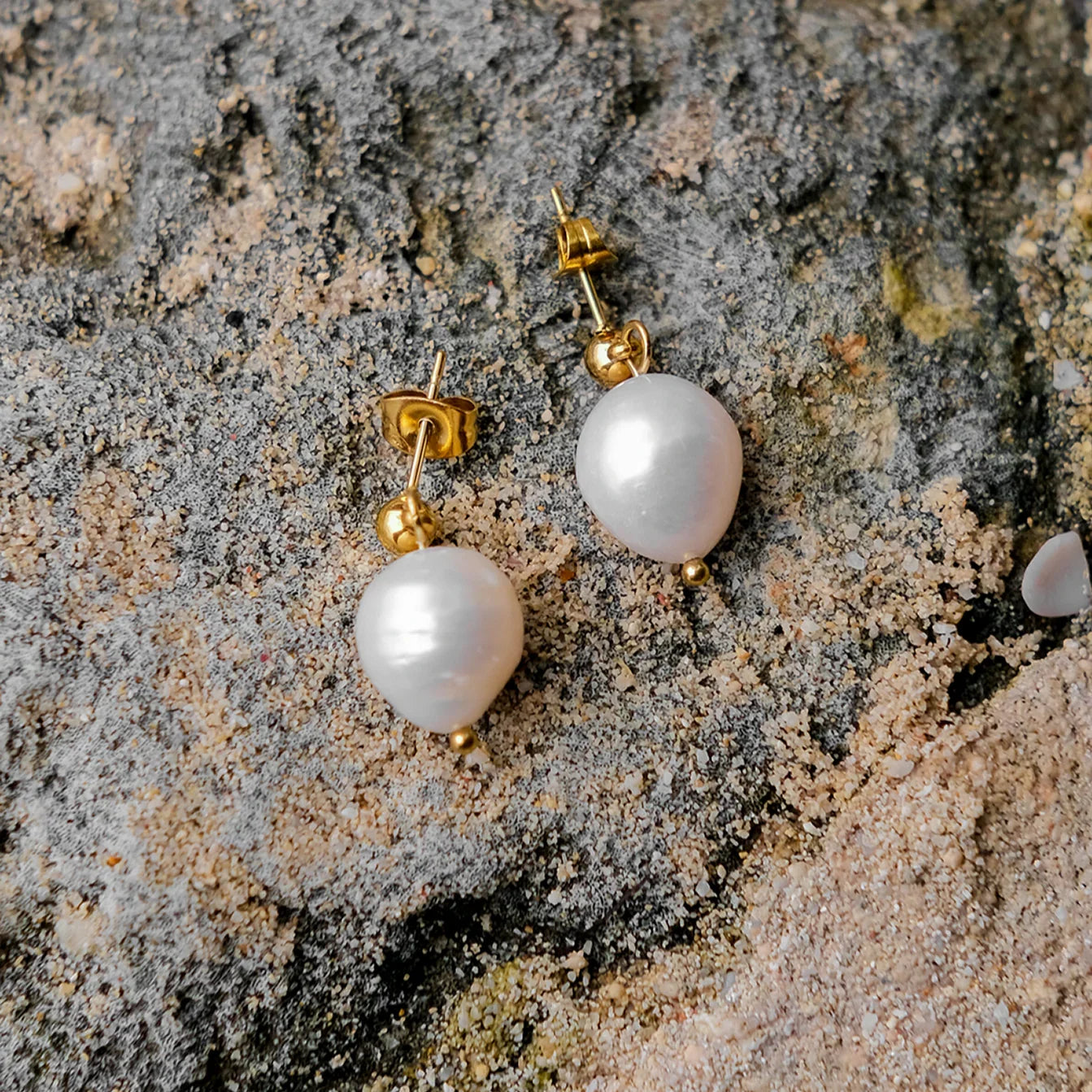 Clara Freshwater Pearl Earrings
