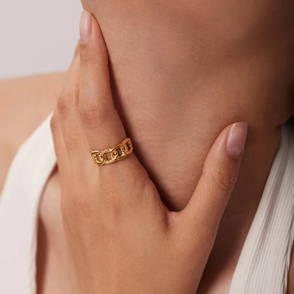 Belle Gold Ring