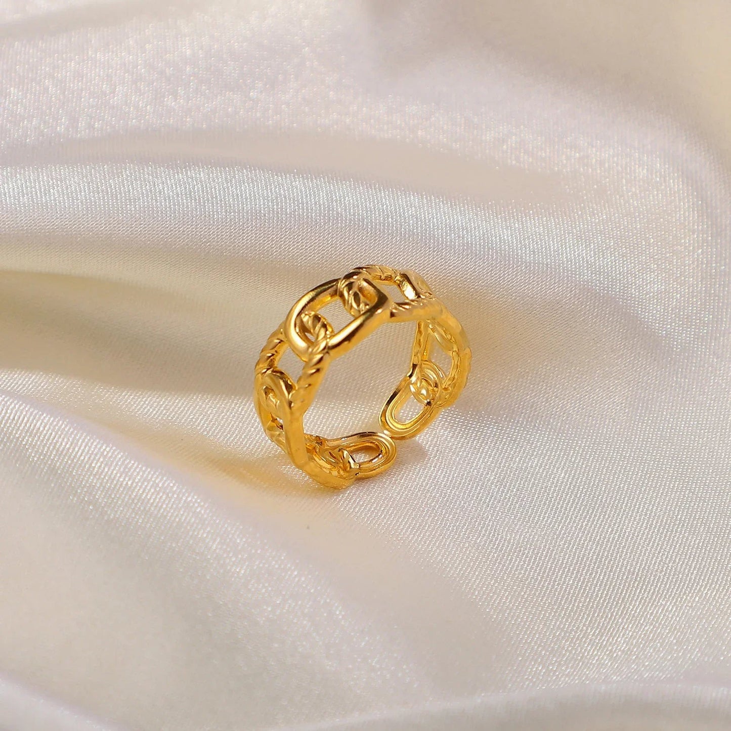 Belle Gold Ring