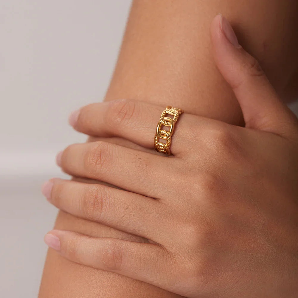 Belle Gold Ring