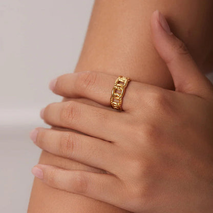Belle Gold Ring