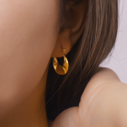 Elara Gold Hoop Earrings