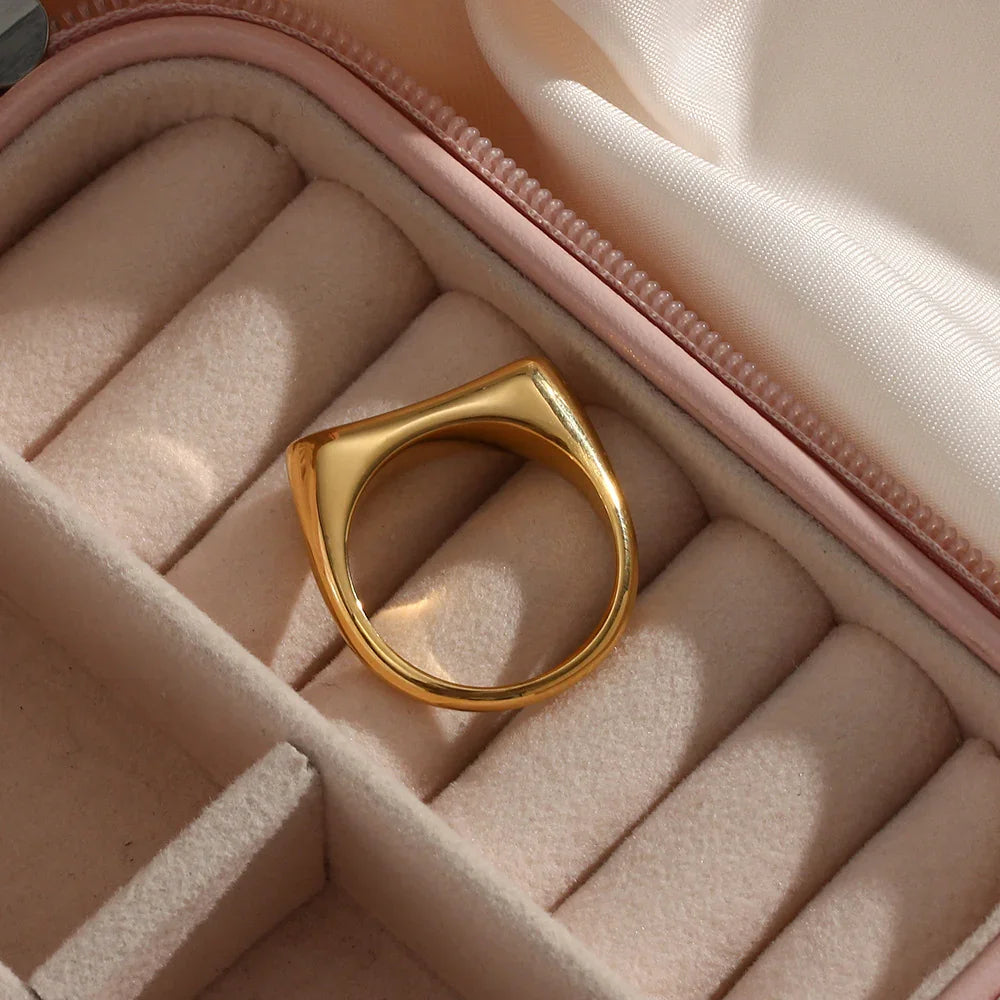 Leslie Gold Ring