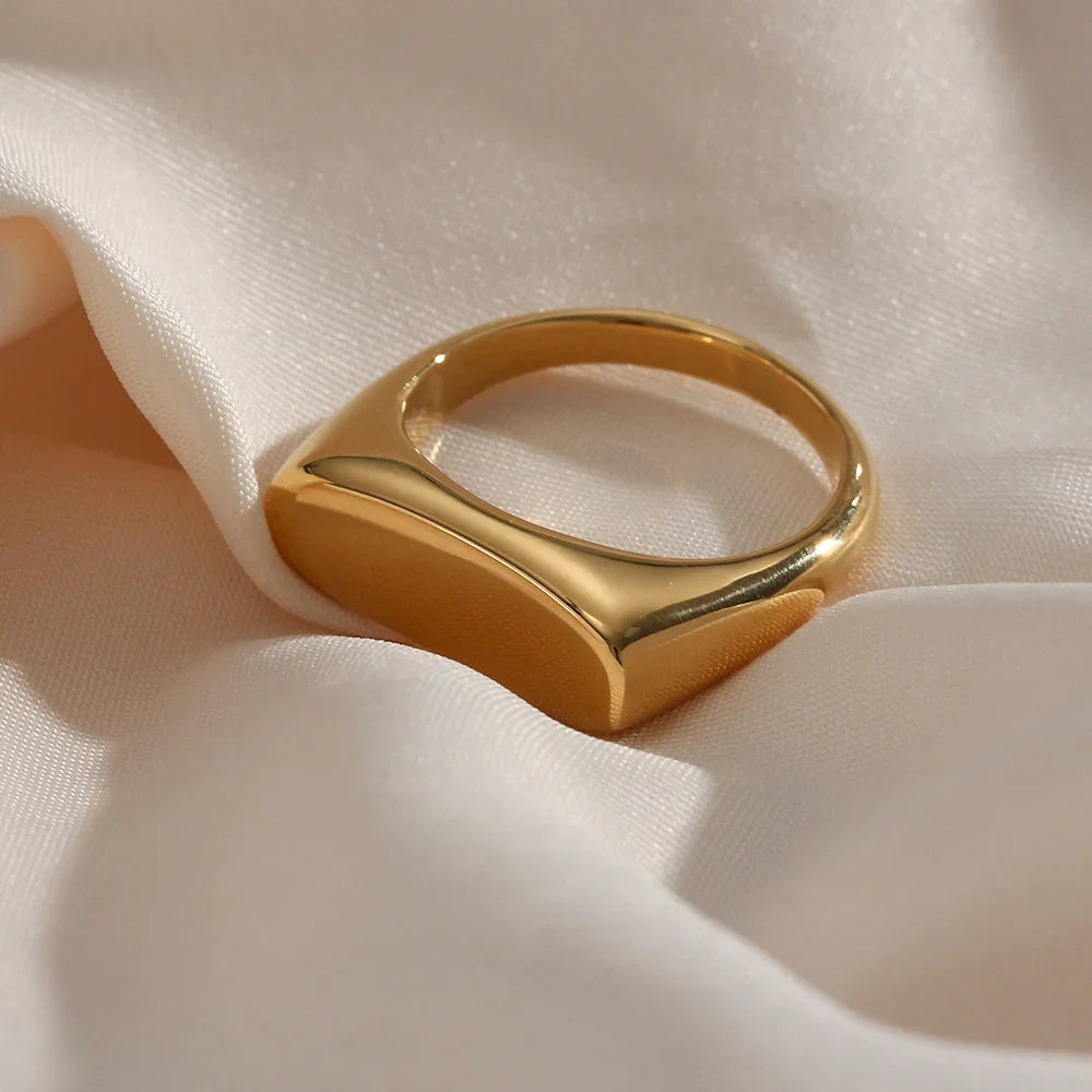 Leslie Gold Ring