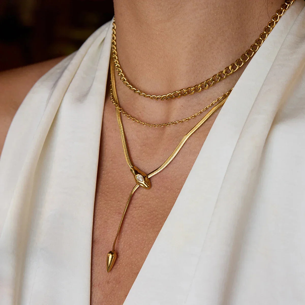 Elizabeth Gold Chain Necklace