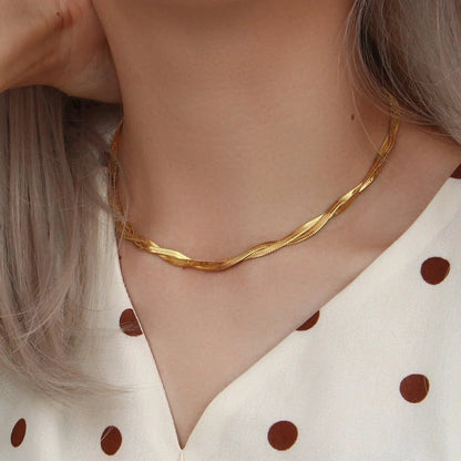 Agatha Twisted Chain Necklace