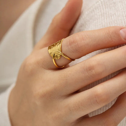 Olive Ring with Curved Band