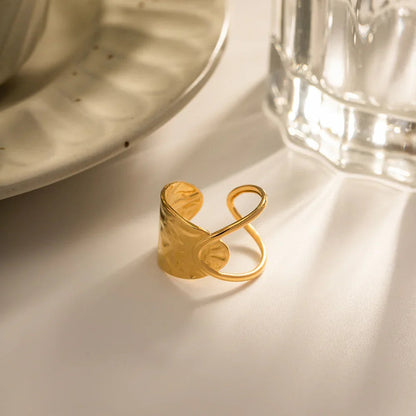 Olive Ring with Curved Band