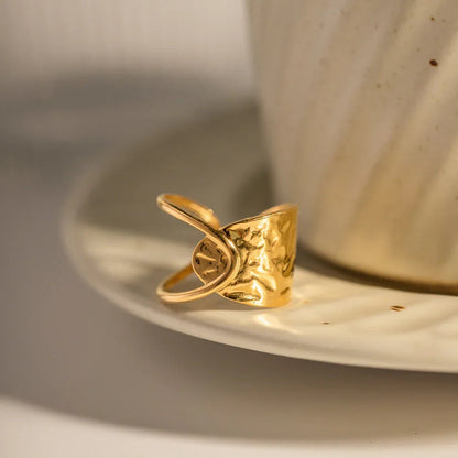 Olive Ring with Curved Band