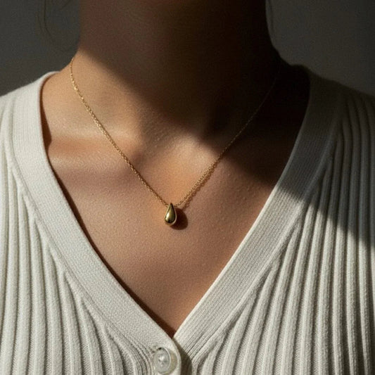 Helen Gold Teardrop Pendant