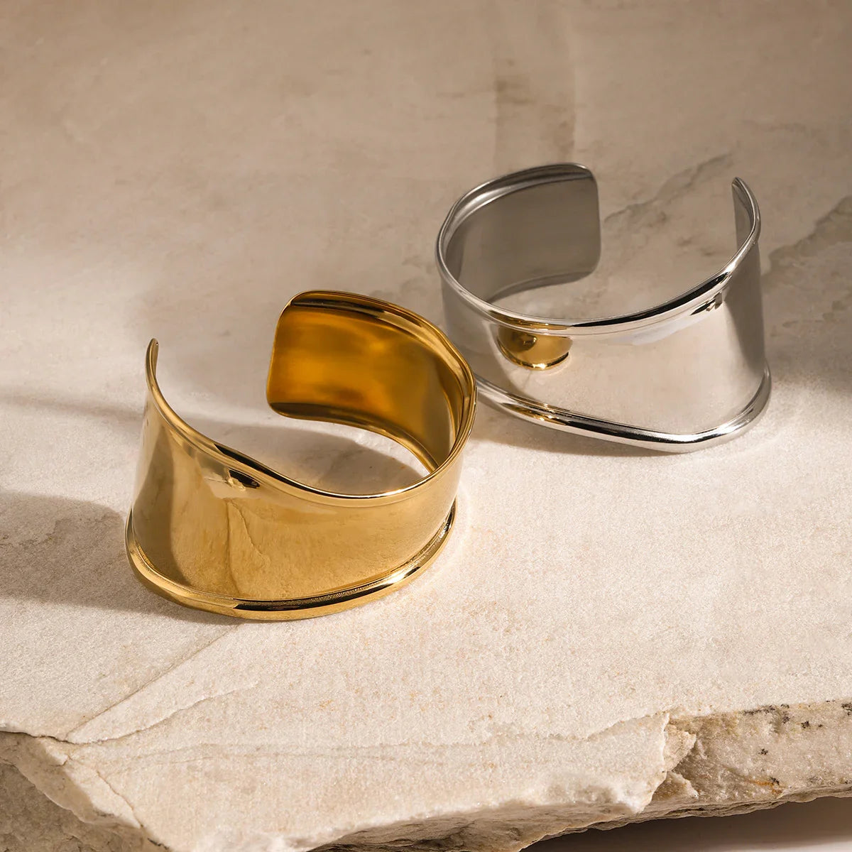 Willa Gold Bangle Bracelet