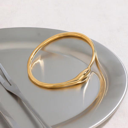 Daisy Gold Bangle