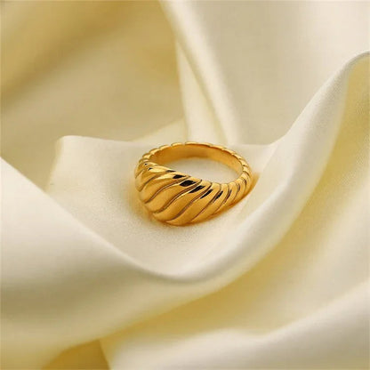 Annabel Gold Croissant Ring