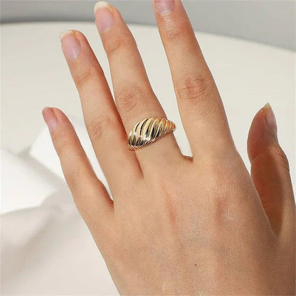 Annabel Gold Croissant Ring
