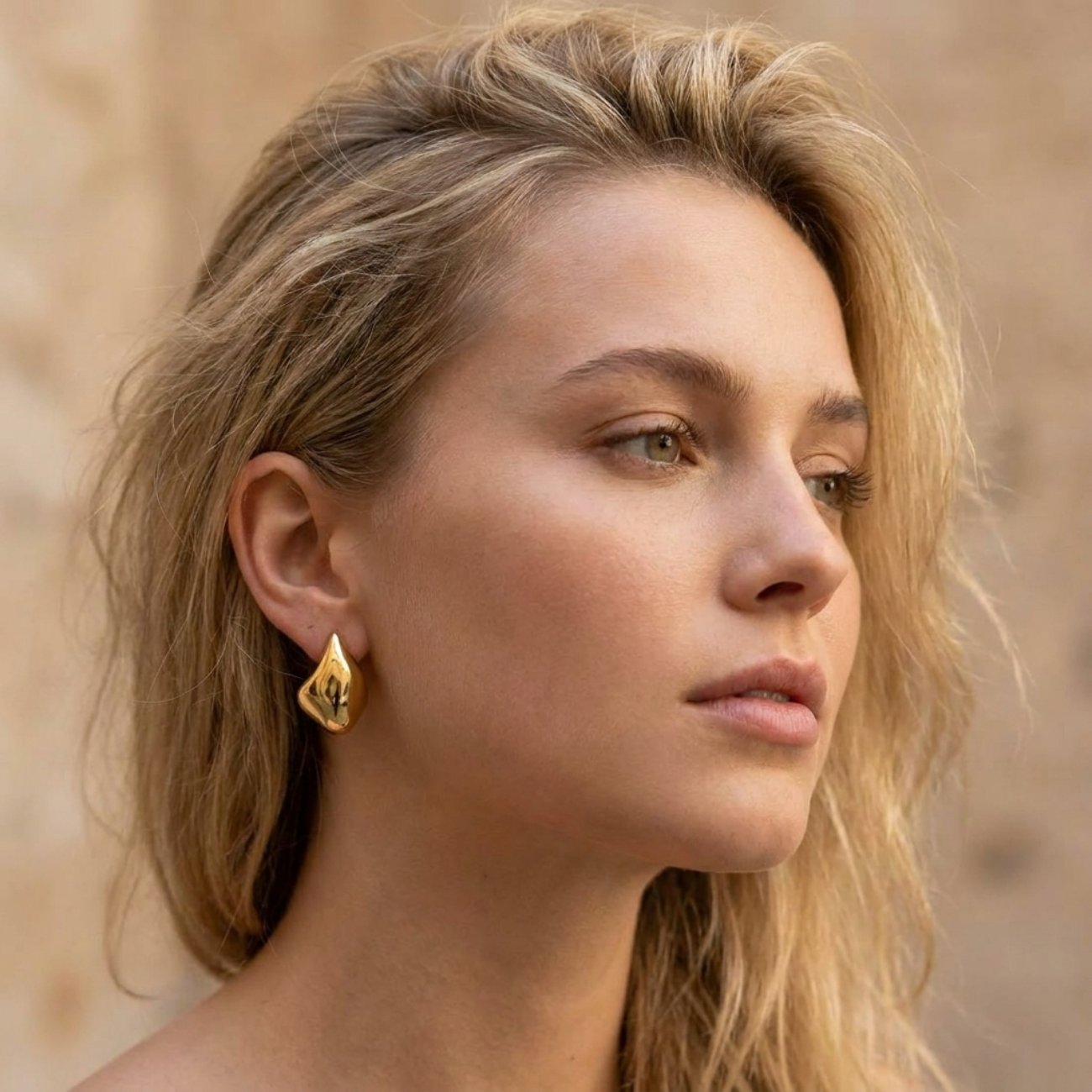 Alma Gold Earrings